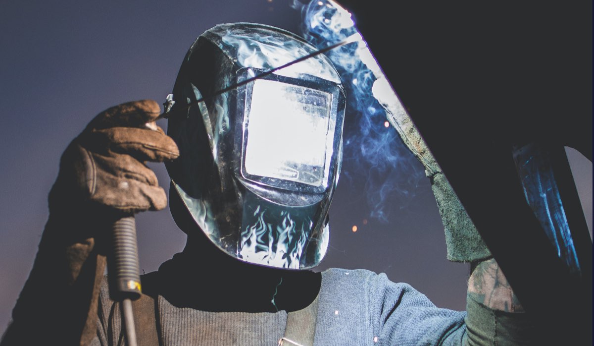 welder working